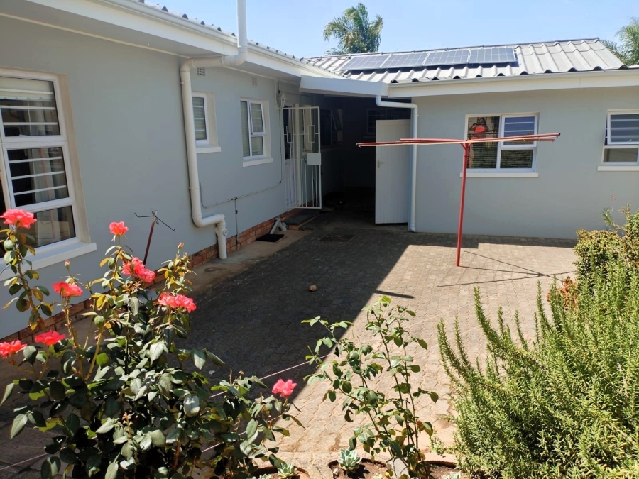 4 Bedroom Property for Sale in Panorama Western Cape